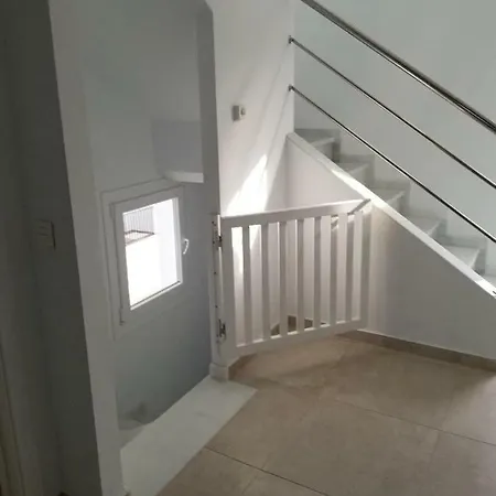 Superior Family Town Centre Close To In Peaceful Residential Zone Villa *