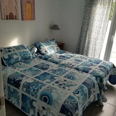 Villa Superior Family Town Centre Close To In Peaceful Residential Zone *