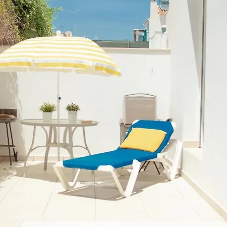 Superior Family Town Centre Close To In Peaceful Residential Zone *