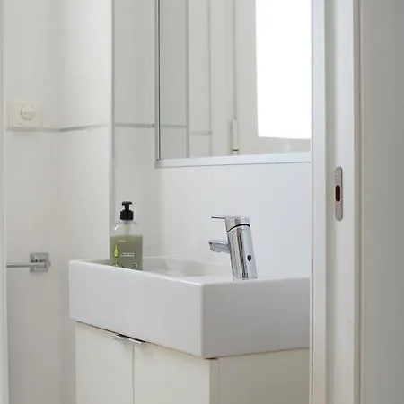 Villa Superior Family Town Centre Close To In Peaceful Residential Zone