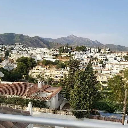 Villa Superior Family Town Centre Close To In Peaceful Residential Zone *