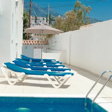 Superior Family Town Centre Close To In Peaceful Residential Zone Villa *