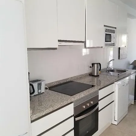 Villa Superior Family Town Centre Close To In Peaceful Residential Zone *
